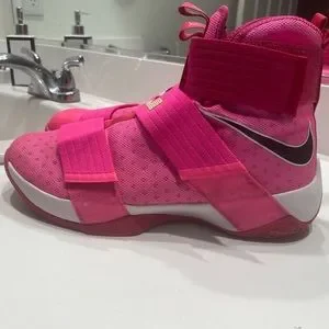 2016 LeBron Soldier 10 \'Think Pink\' beast cancer awareness edition Nike | Shoes | 26 Lebron Soldier 10 Think Pink Beast Cancer  main image 2